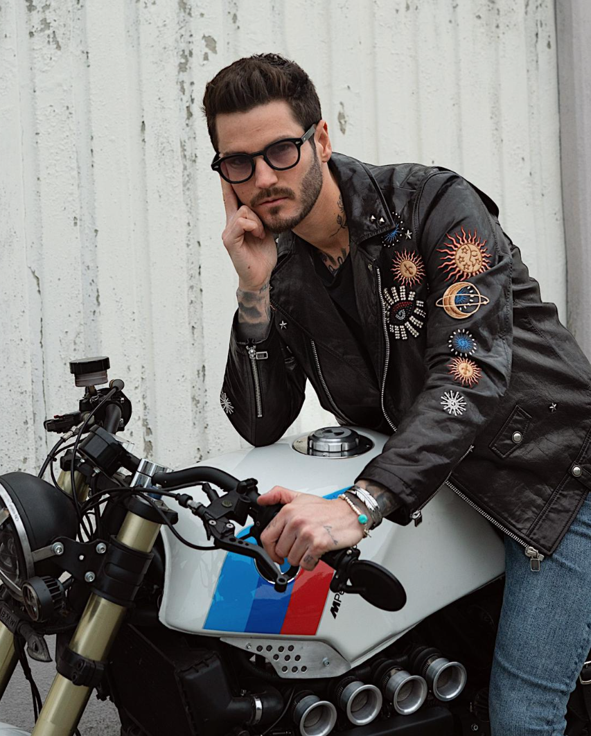 Veste de moto en cuir véritable pour hommes avec appliques
