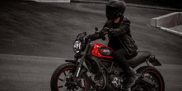 10 Essential Gears You Need When Riding A Motorcycle